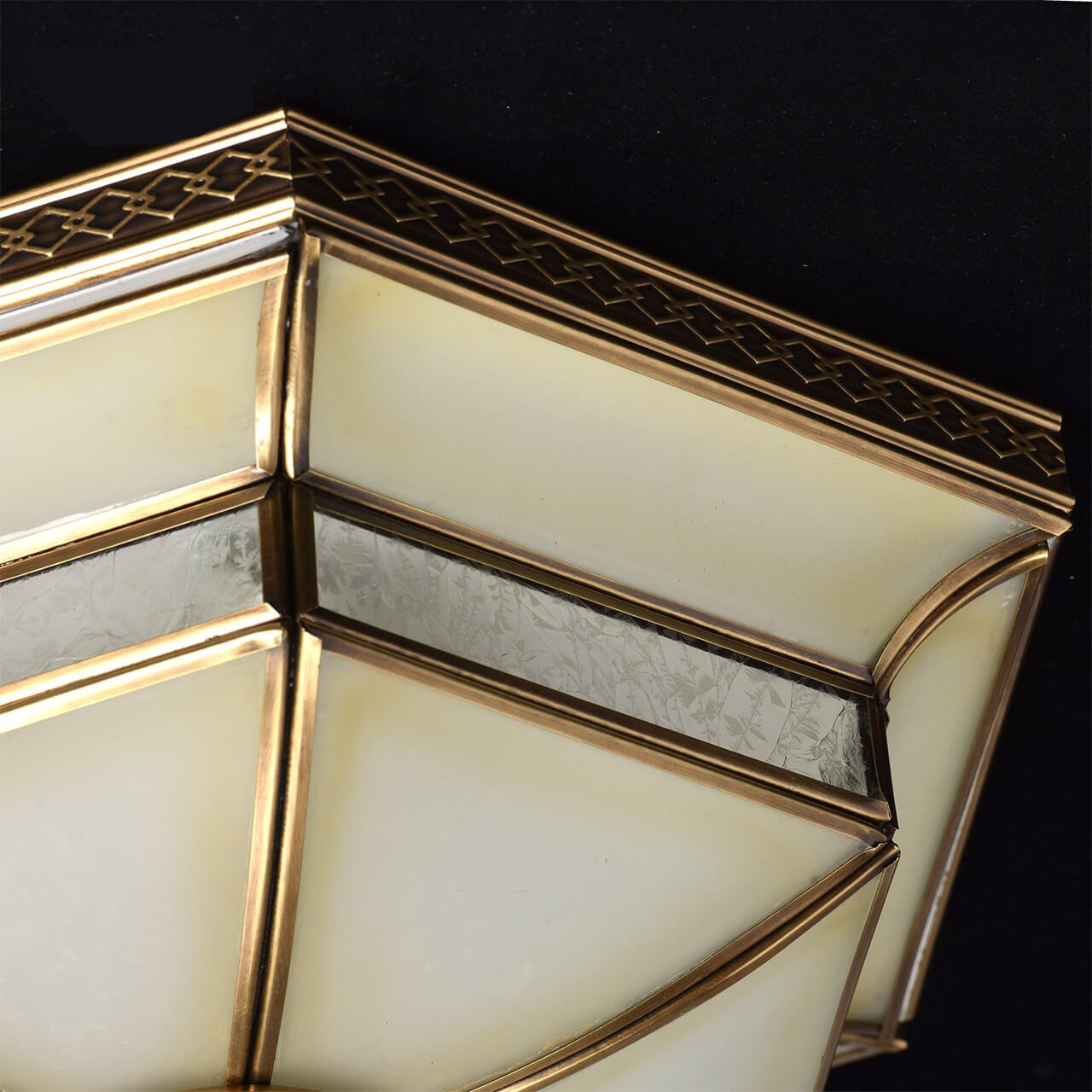 Потолочный светильник Chiaro Маркиз 397010103 в Москве