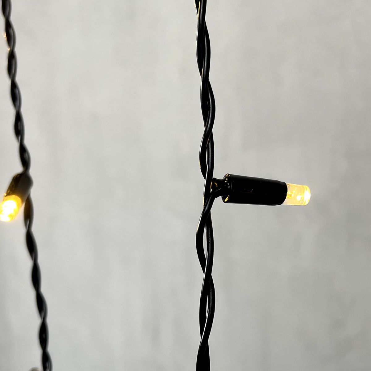 Гирлянда Бахрома с колпачком Laitcom (LTC) PIL180BLWCAP-11-2WW