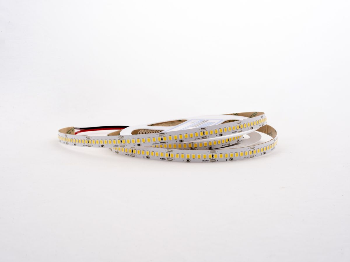 Светодиодная лента LEDS POWER 2835 240/м (22Вт/м) 24В нейтральная, серия ПРО140 005263