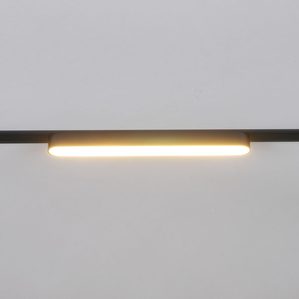 Трековый магнитный светильник (CCT+SMART) Reluce 13001-9.3-001UR magnetic LED16W BK CCT+SMART