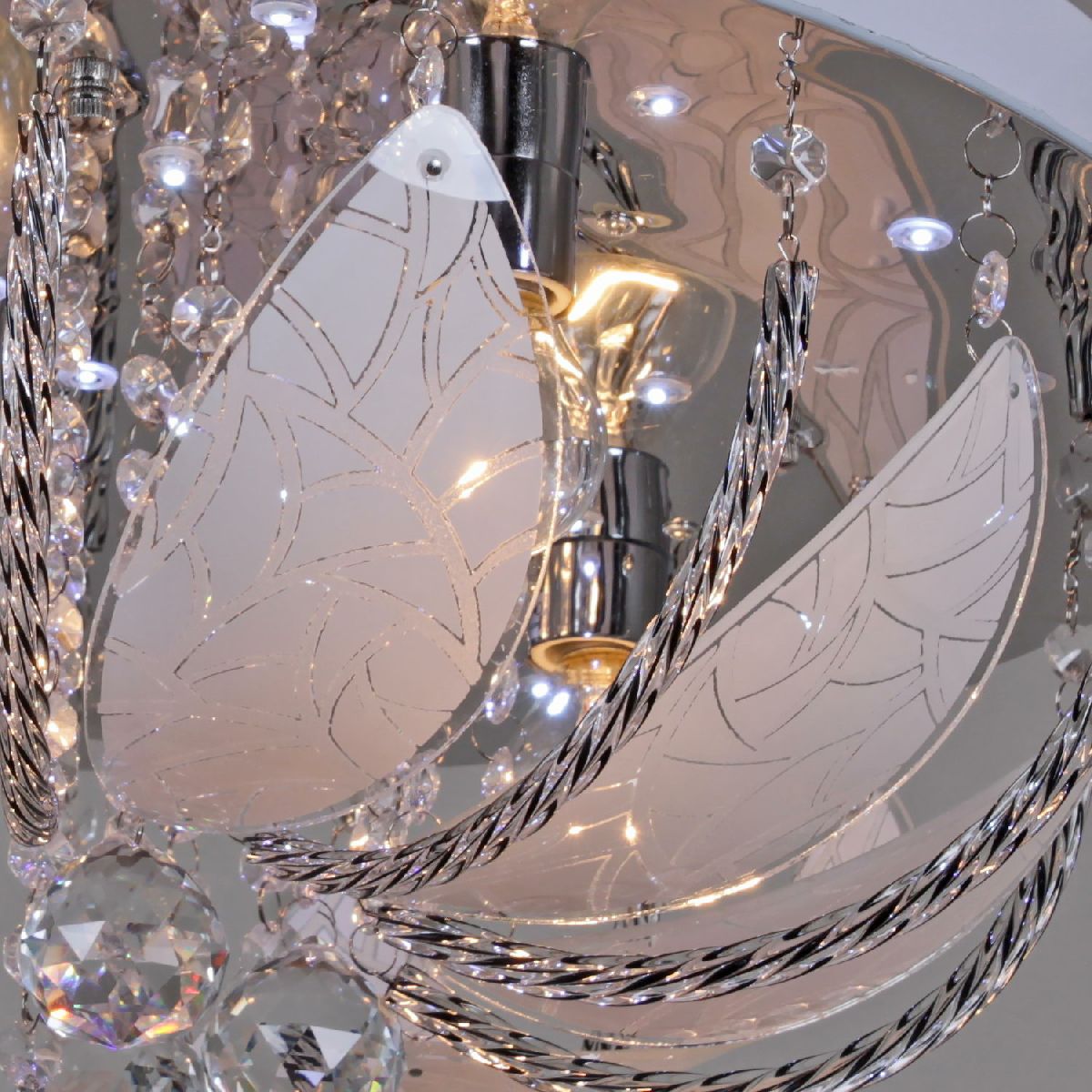 Потолочная люстра Reluce 55787-0.3-05