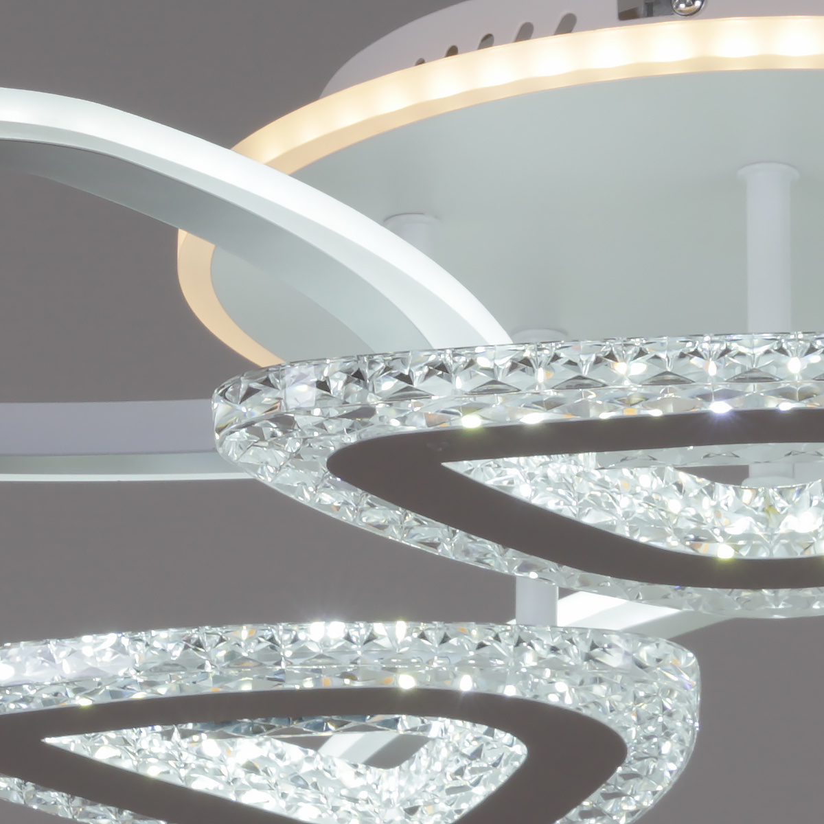 Потолочная люстра Reluce 20699-0.3-3+3+1