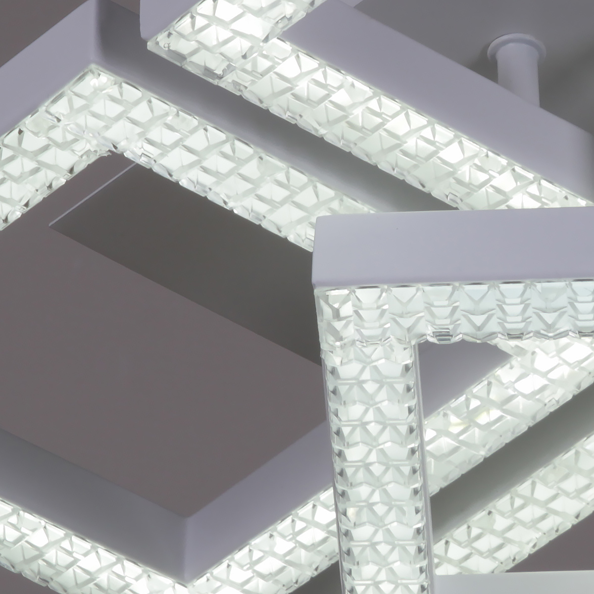 Потолочная люстра Reluce 05877-0.3-4+4A WH