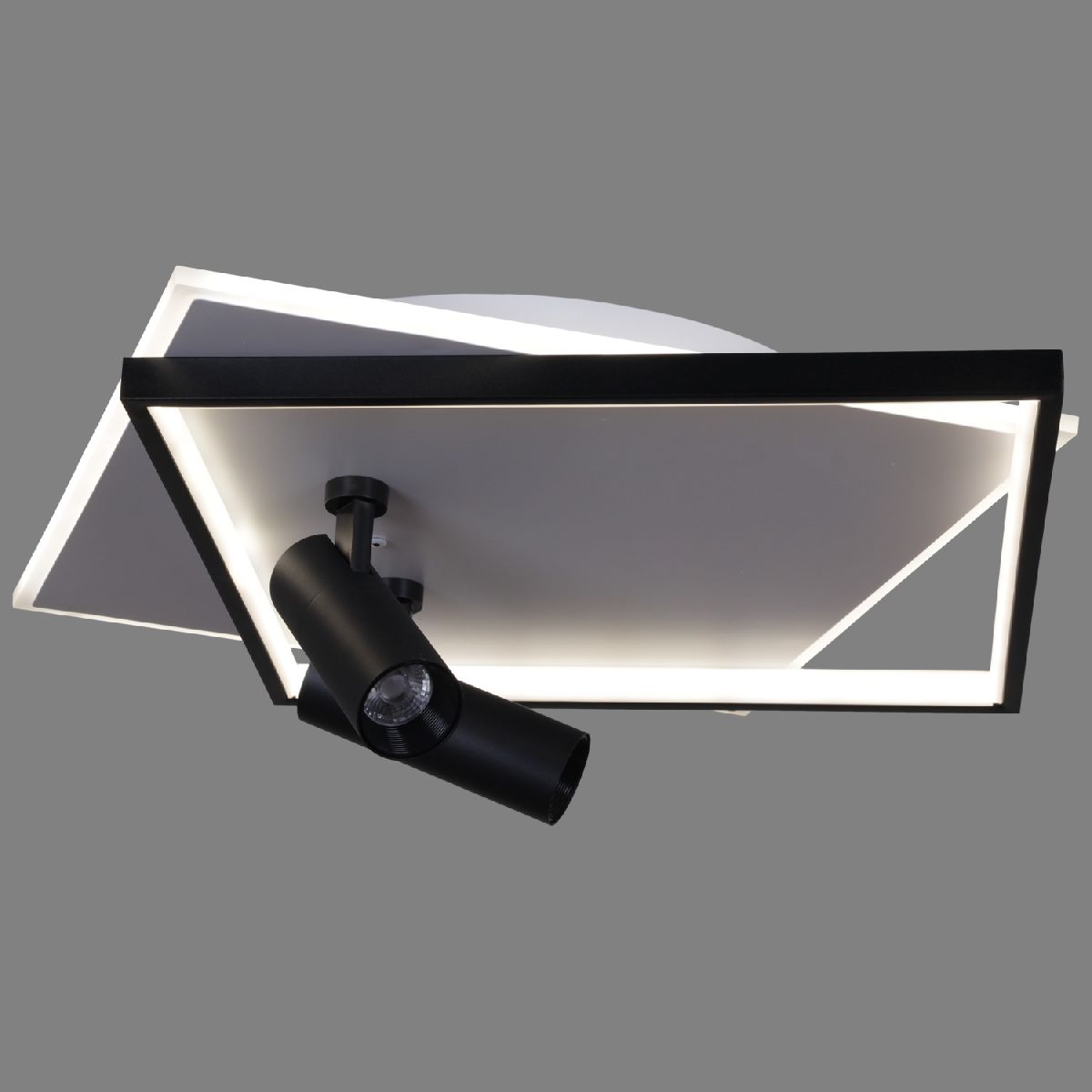 Потолочная люстра Reluce 77759-3.3-500