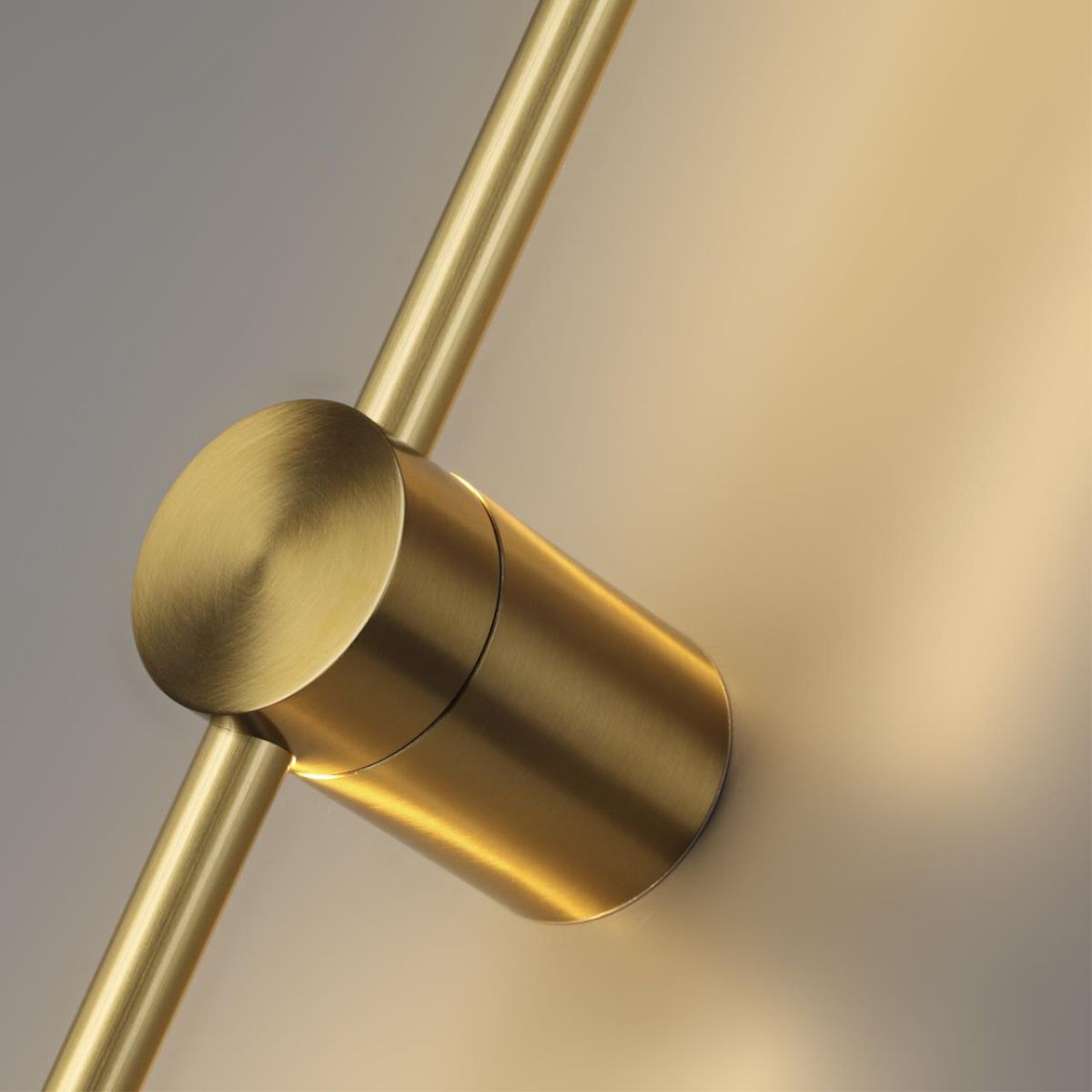 Настенный светильник Odeon Light Hightech Fillini 4335/18WGP