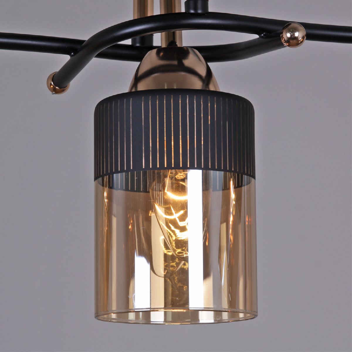 Потолочная люстра Reluce 09131-3.3-03 FG+BK