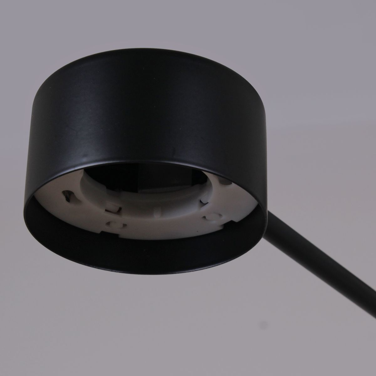 Люстра на штанге Reluce 03735-0.3-07 BK GX53