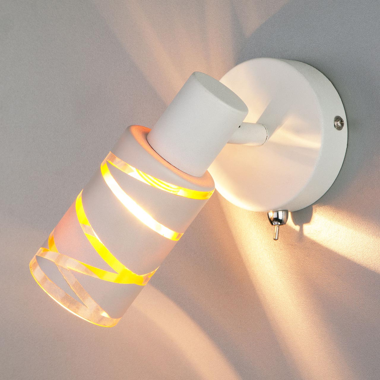 Спот Eurosvet Flute 20085/1 белый