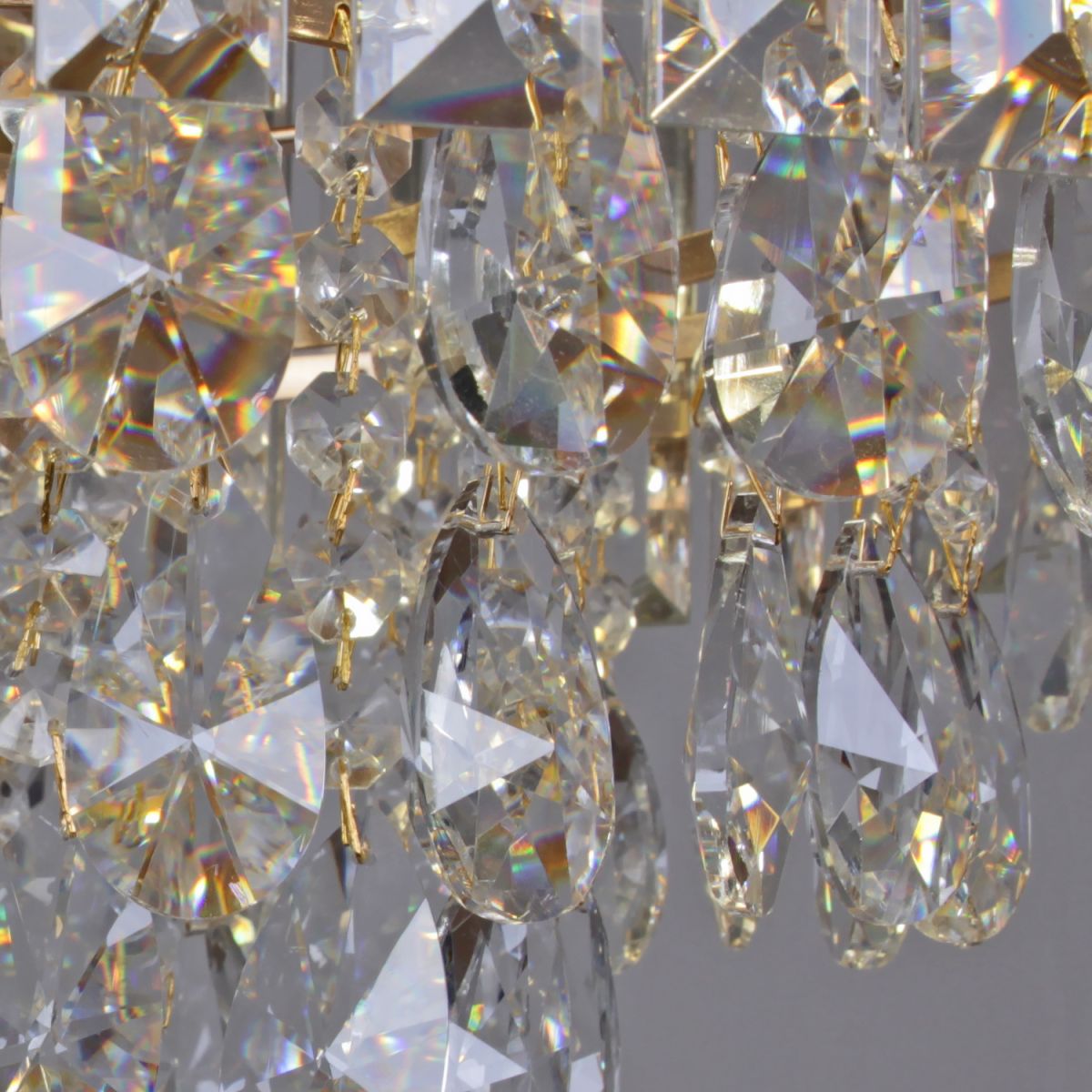 Потолочная люстра Reluce 90183-0.3-08 FGD