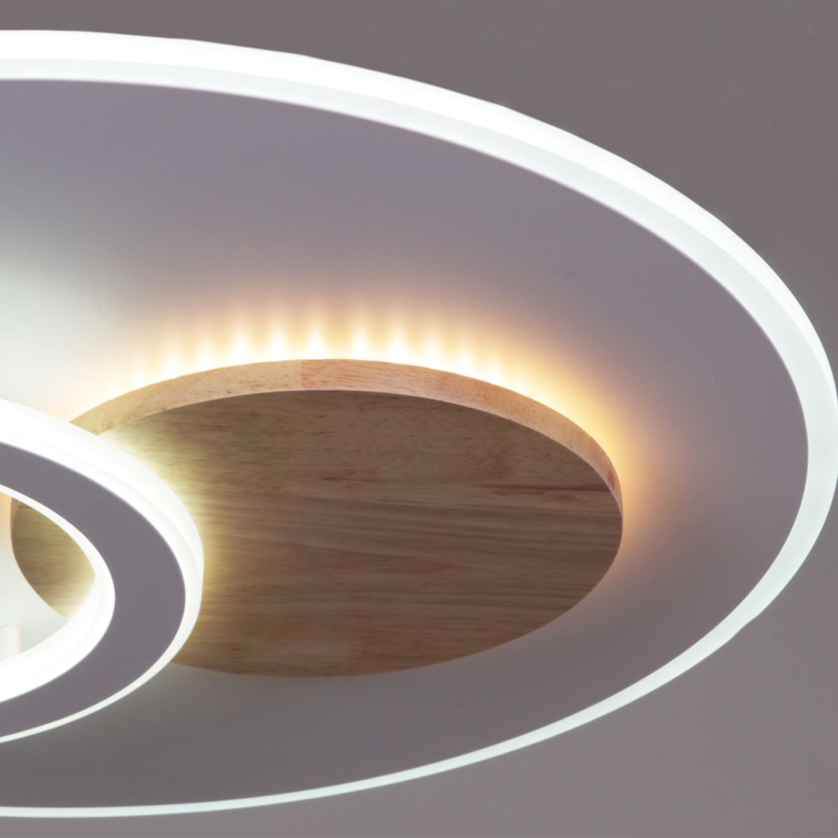 Потолочная люстра Reluce 08397-0.5-470 WH+WOOD