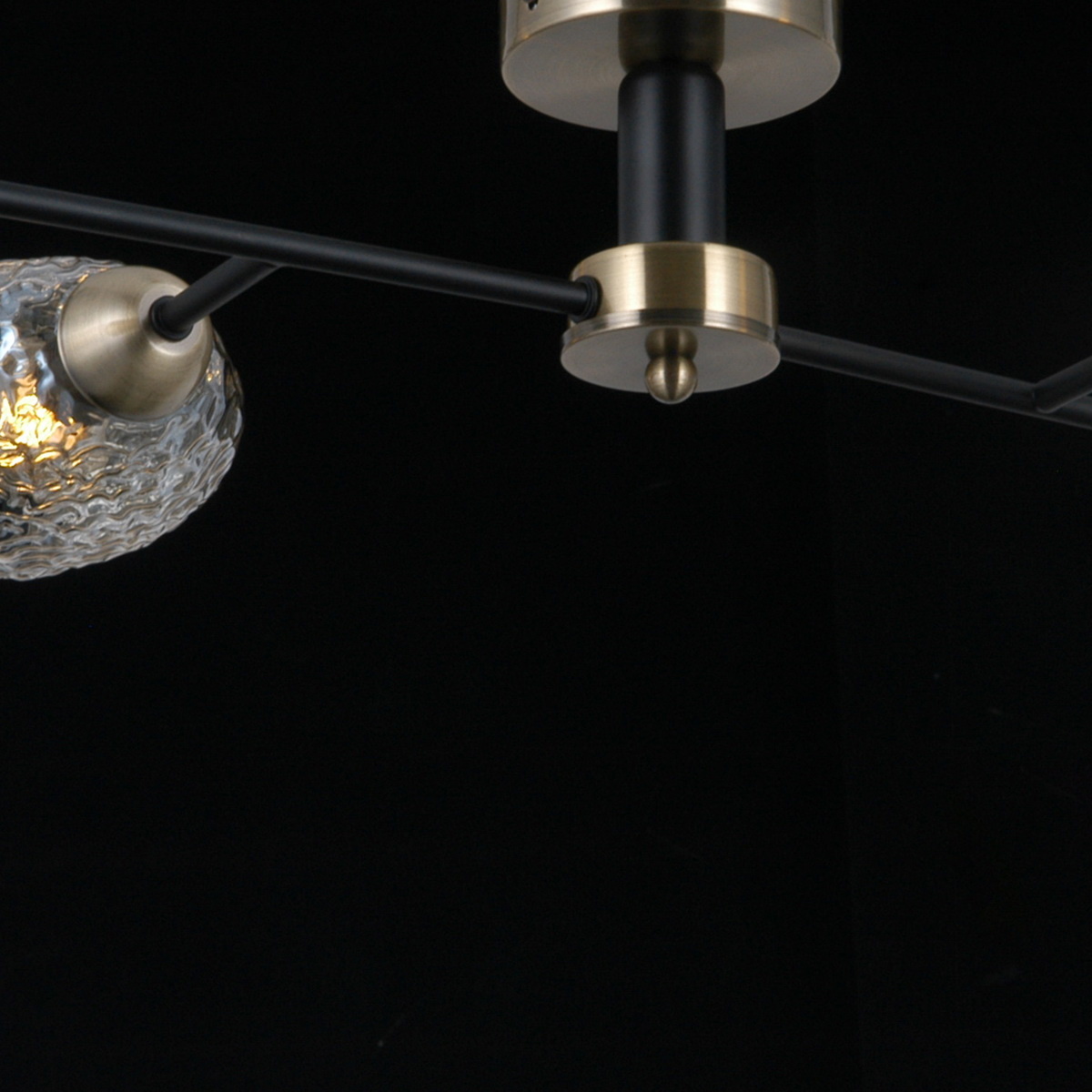 Люстра на штанге Illumico IL0285-4CSQ-79 BK AB