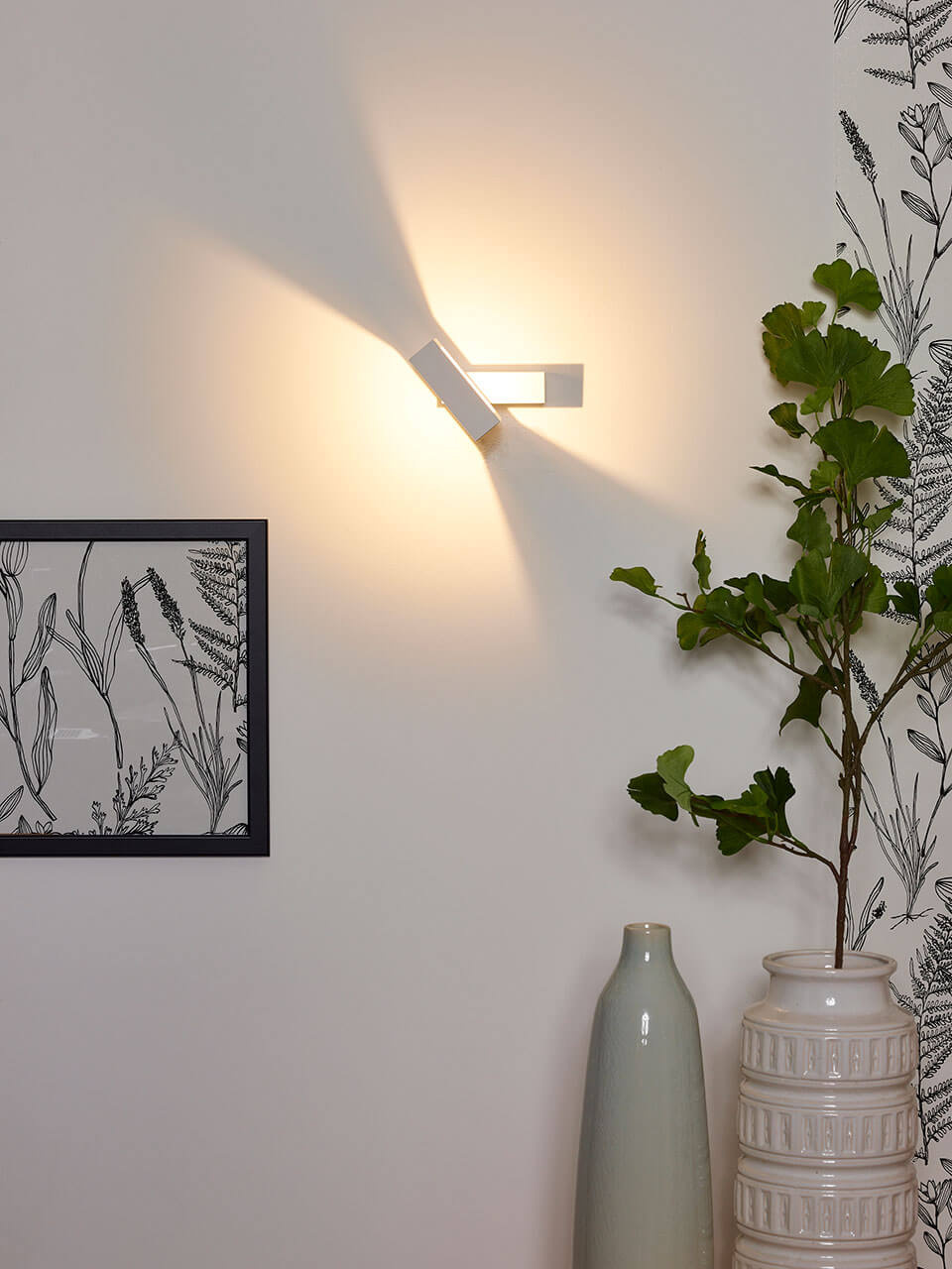 Настенный светодиодный светильник Lucide Ixx 17292/04/31