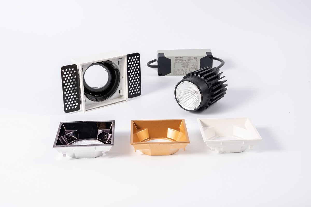 Встраиваемый светильник Fiberli MR1215 (квадратная рамка) 12130106