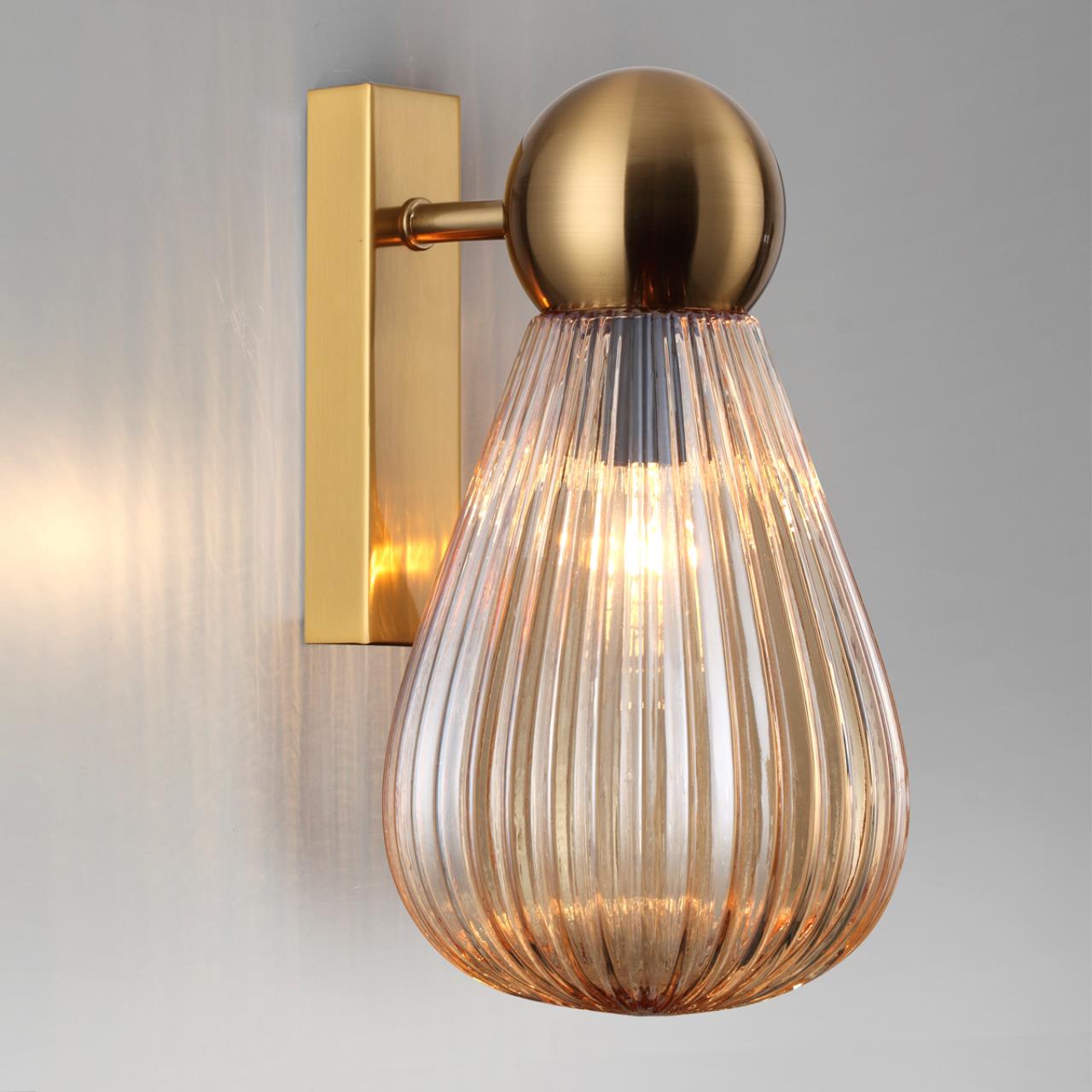 Бра золотое Odeon Light Elica 5402/1W
