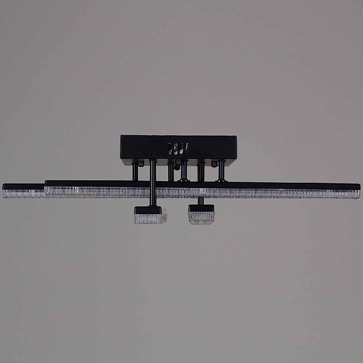 Потолочная люстра Reluce 03749-3.3-04C BK