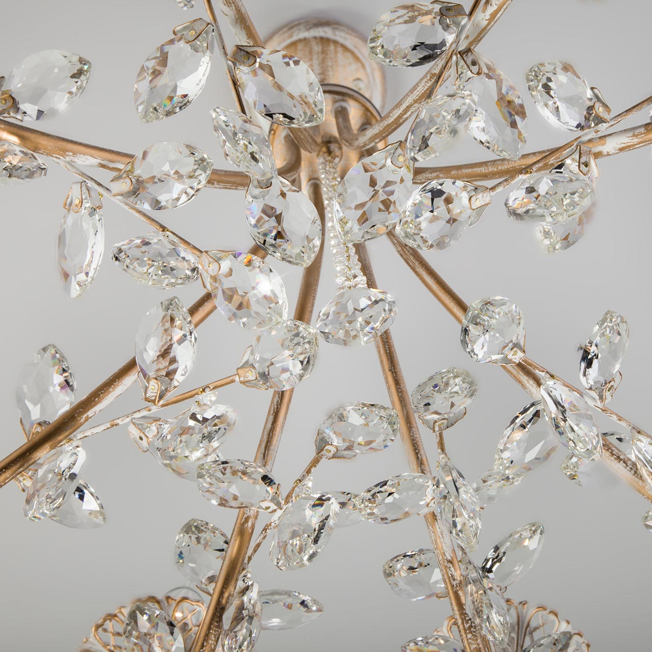 Подвесная люстра Eurosvet Александрия 60057/8 белый с золотом