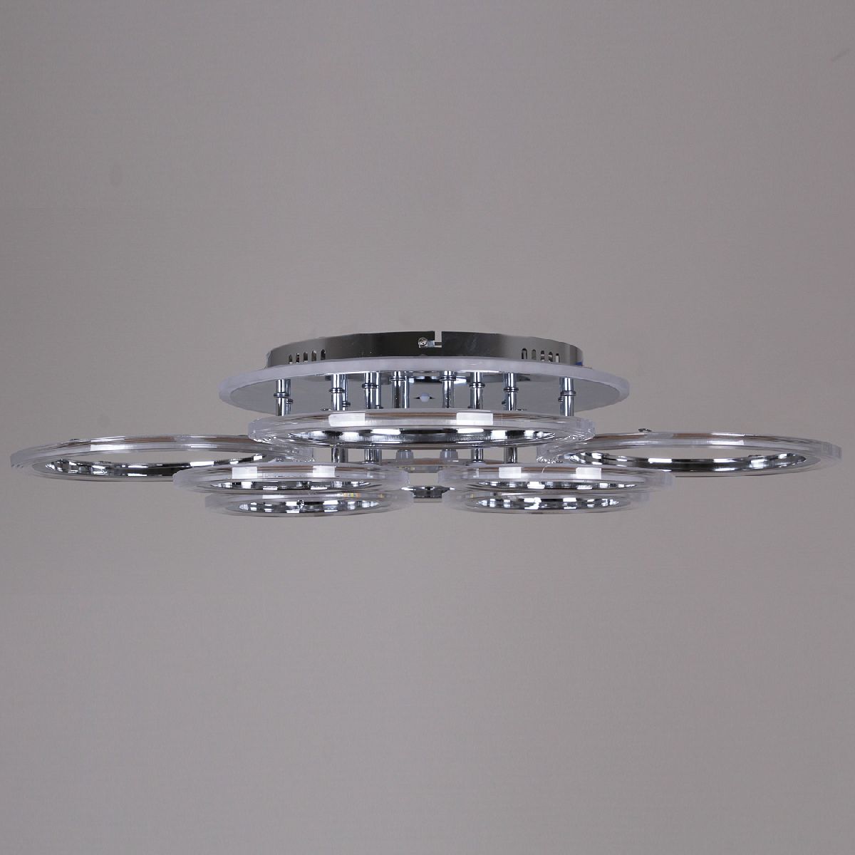 Потолочная люстра Reluce 09812-3.3-4+4D CR (RGB)