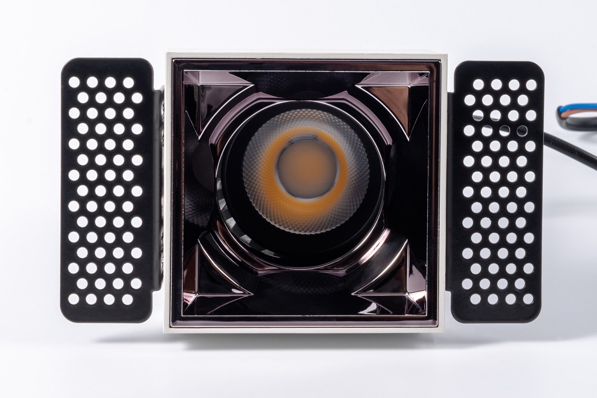 Встраиваемый светильник Fiberli 302T75 (квадратная рамка) 12130204