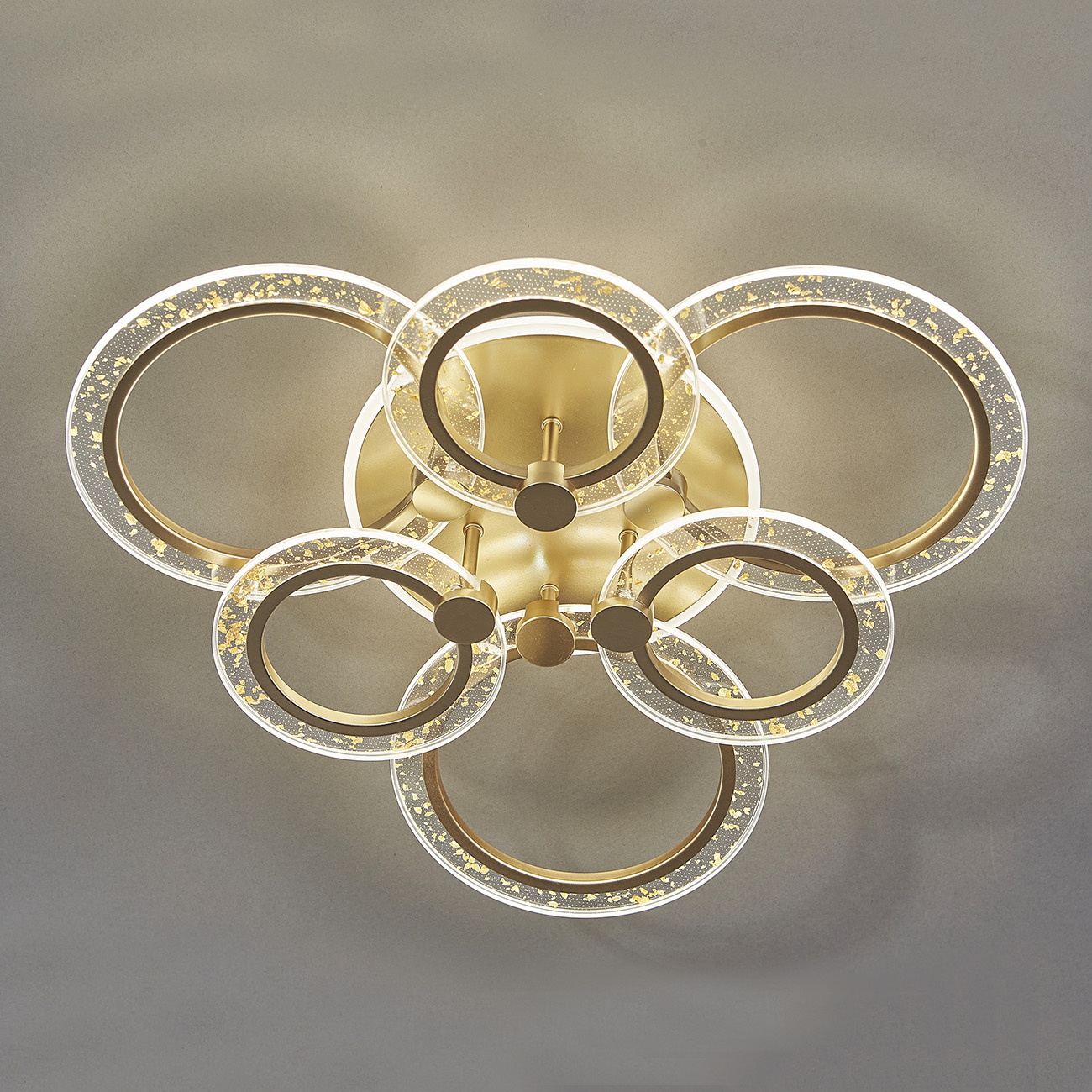 Потолочная светодиодная люстра с пультом управления Escada Enigma 10225/6LED Gold