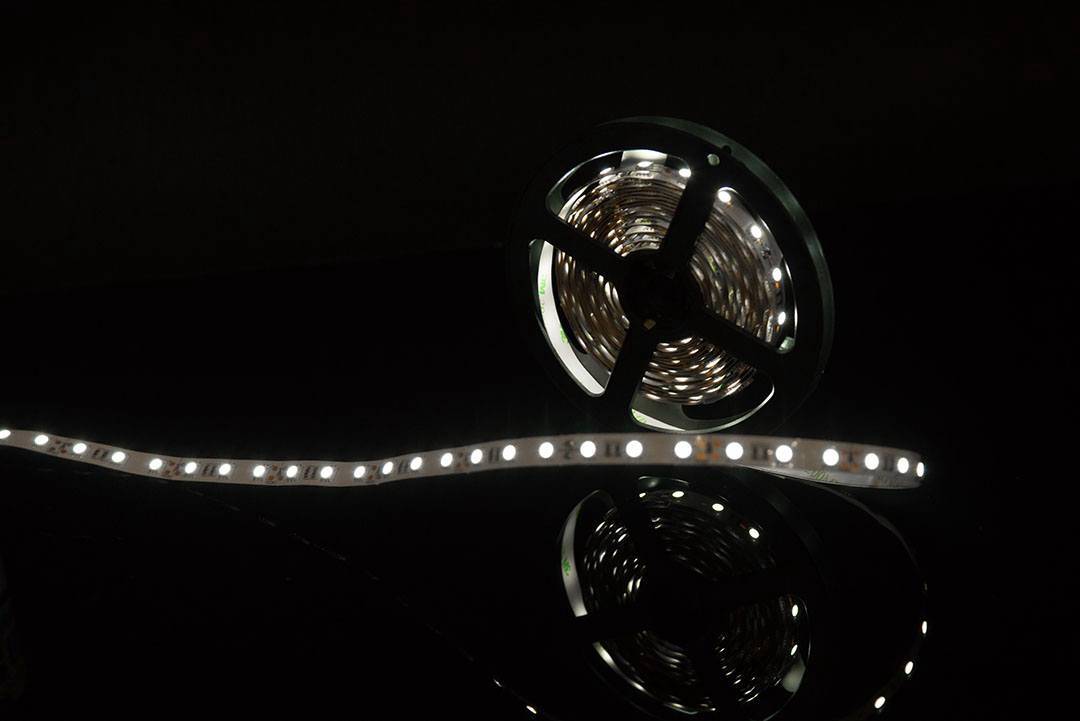 Светодиодная лента SWG SWG560-12-14.4-UW 001067