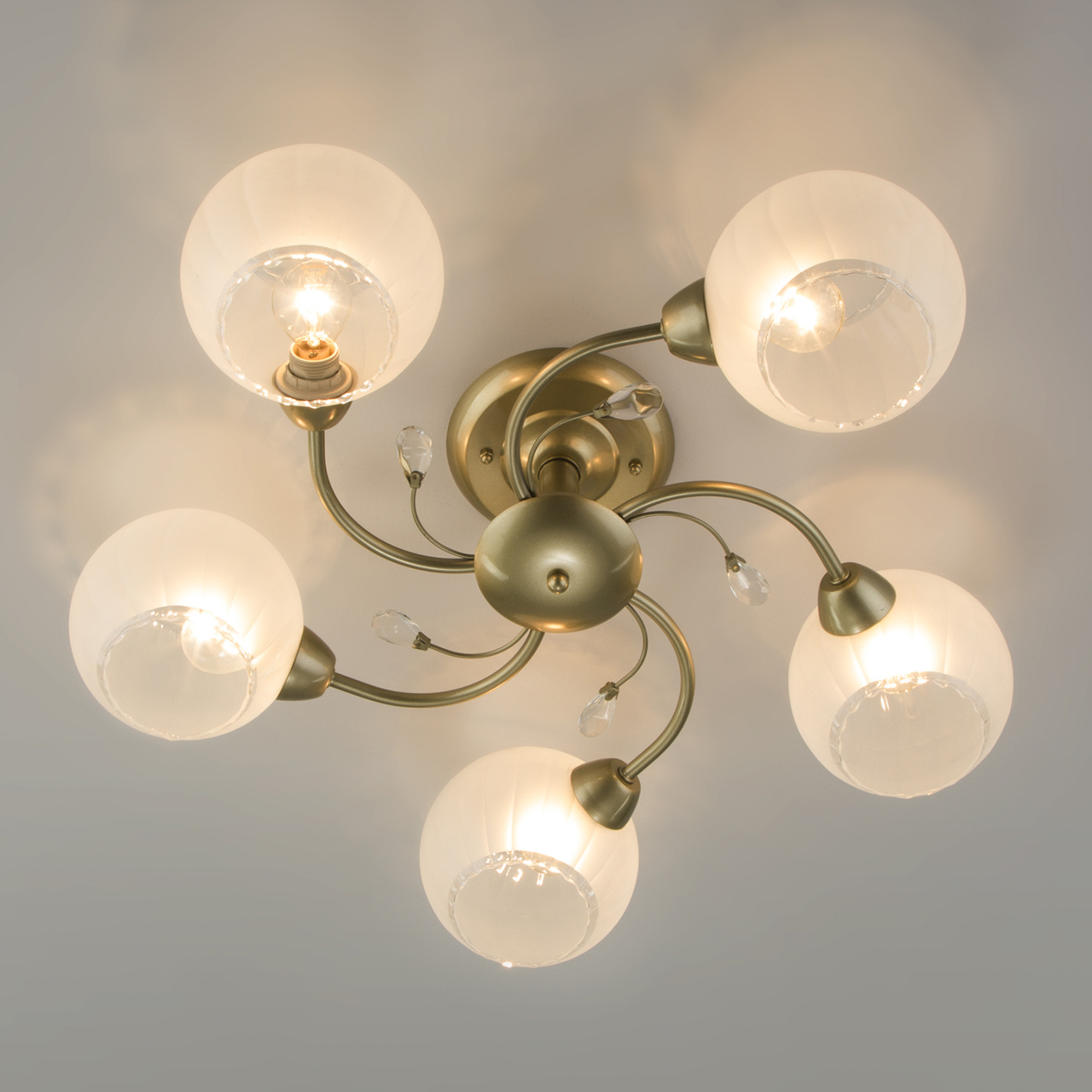 Потолочная люстра Eurosvet Jeanne 30146/5 перламутровое золото