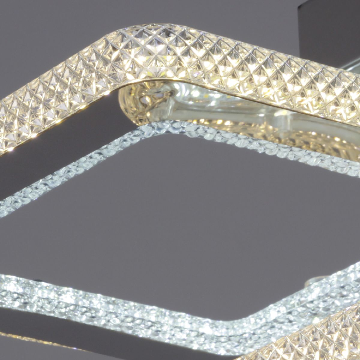 Потолочная люстра Reluce 26110-0.3-2+2+2