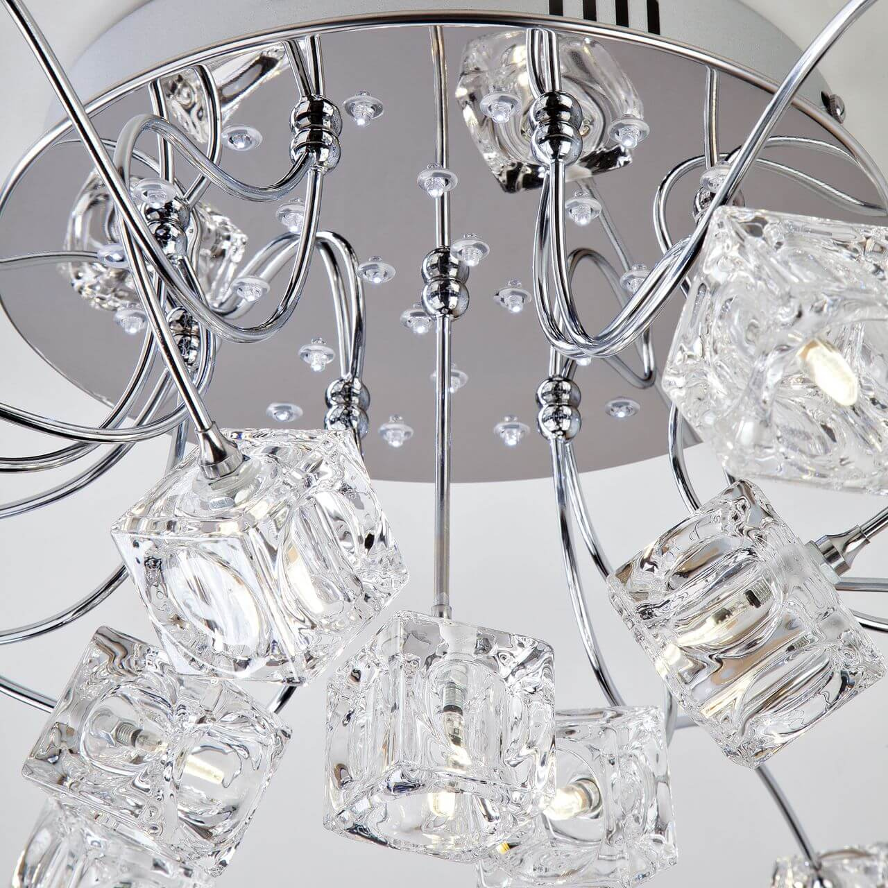 Потолочная светодиодная люстра Eurosvet Trinity 80113/17 хром/белый