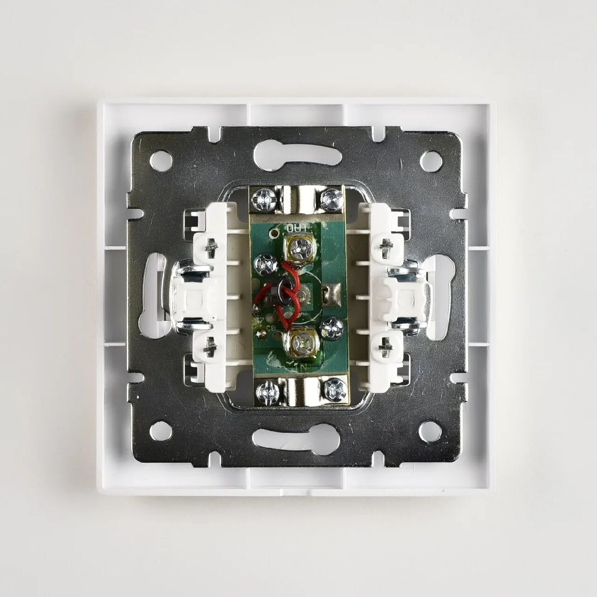 Розетка ТВ проходная Lezard Karina 707-3088-129