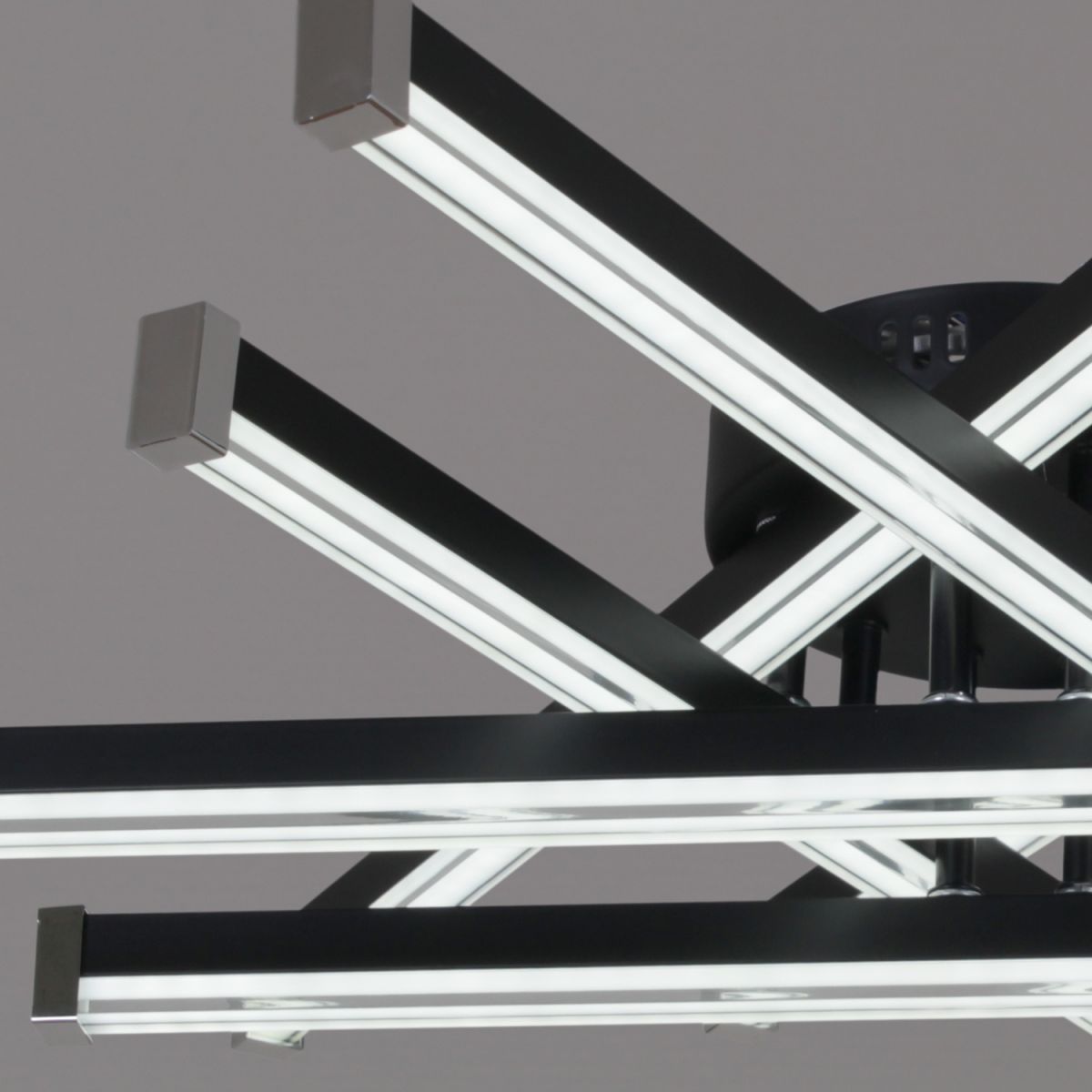 Потолочная люстра Reluce 63090-0.3-06 BK