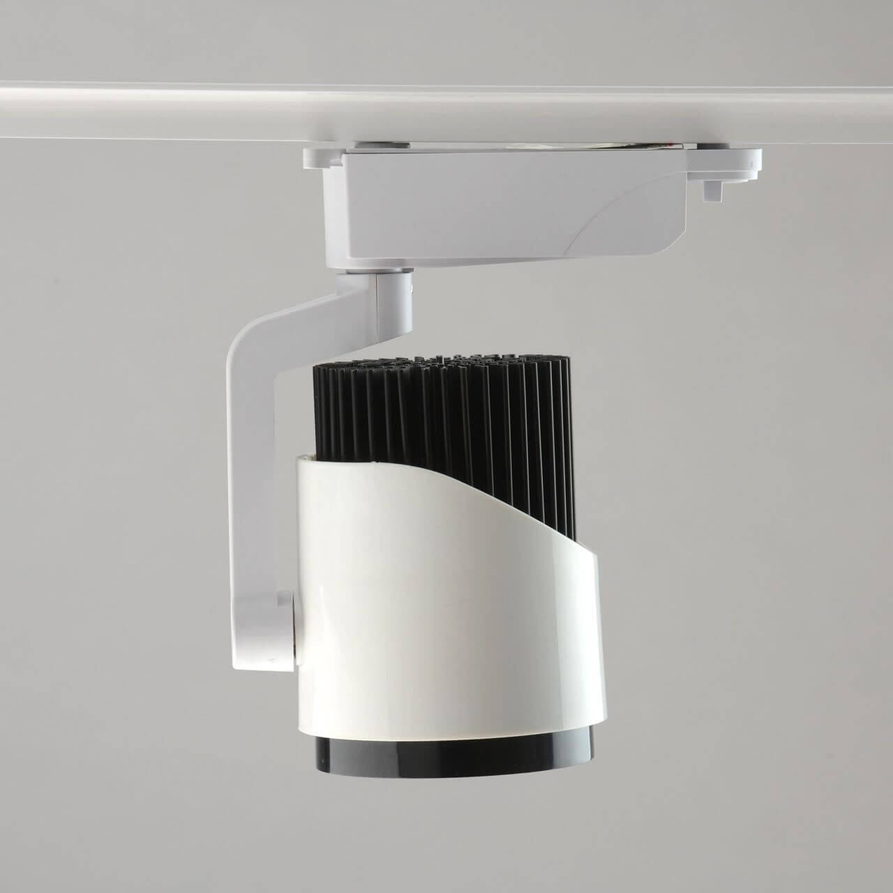 Трековый светодиодный светильник De Markt Трек-система 550010301