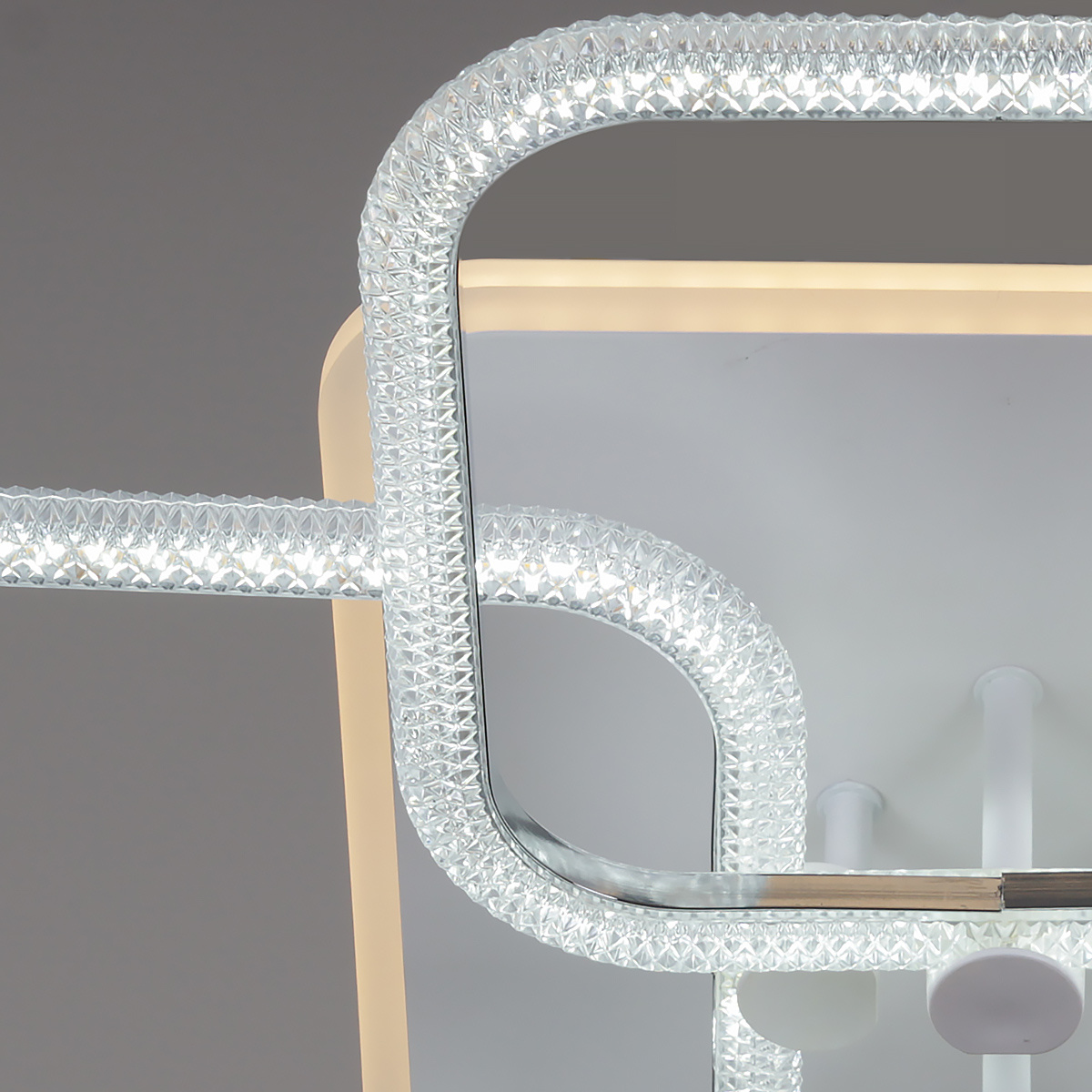 Потолочная люстра Reluce 20645-0.3-4+1