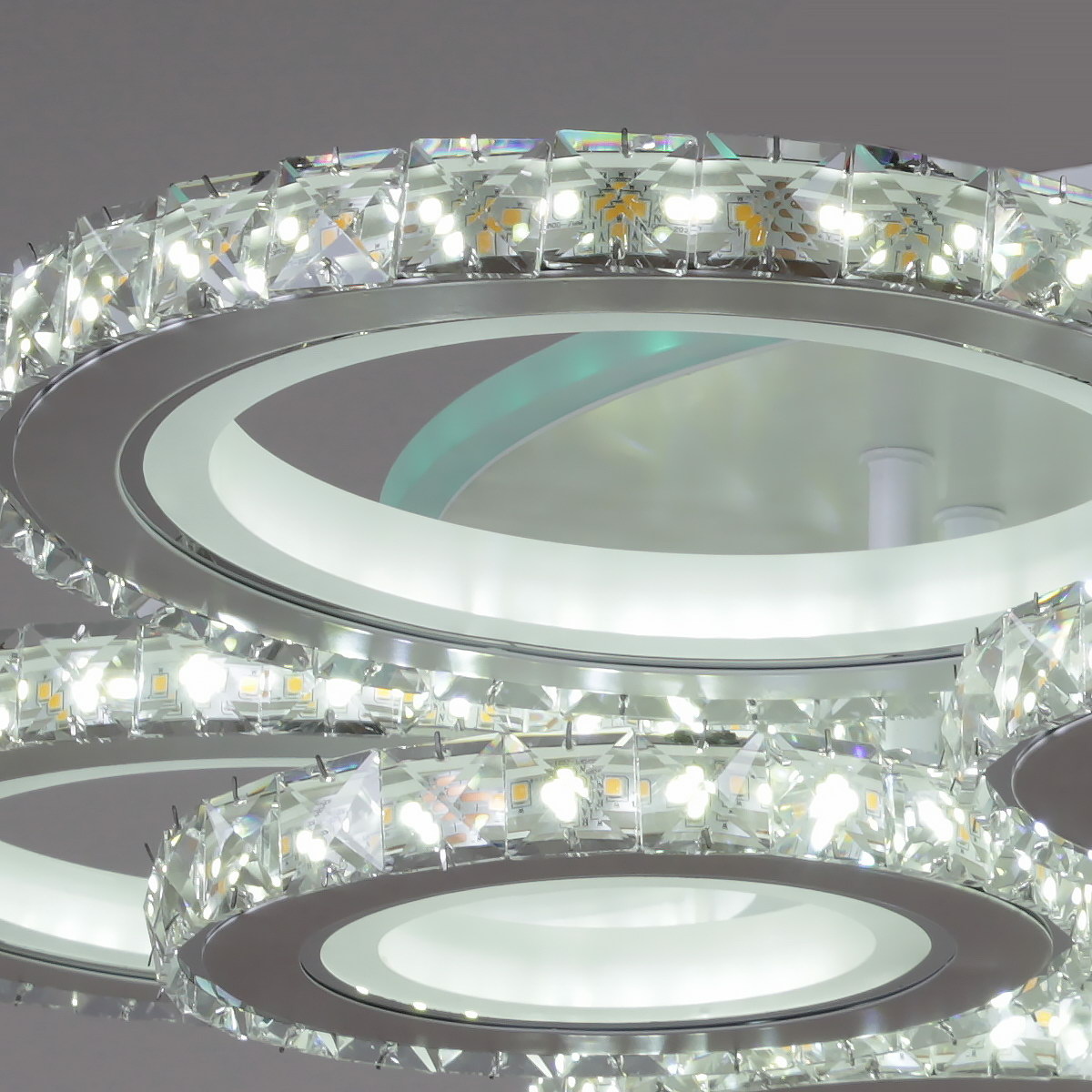 Потолочная люстра Reluce 03900-0.3-5+5B WH+CR (RGB)