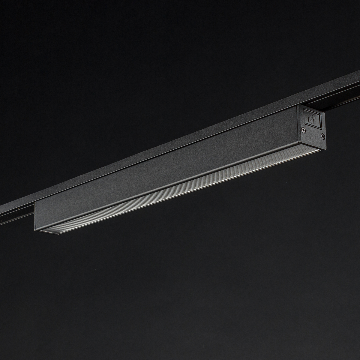 Трековый светильник SWG PRO DL-SLIM-DFBL-12-CCT 022076