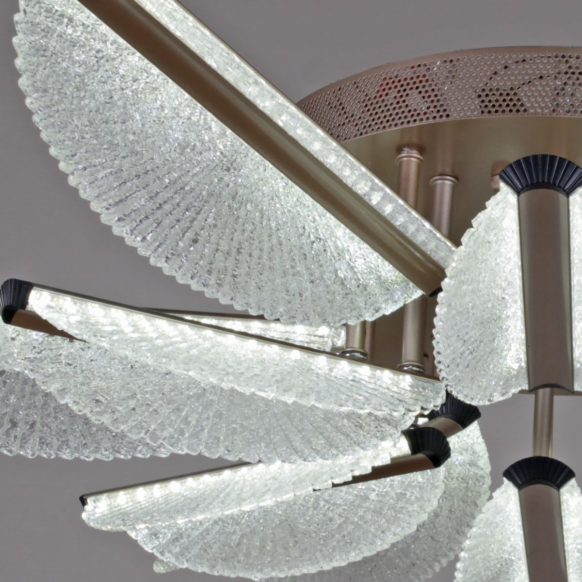 Потолочная люстра Reluce 00490-0.3-6+6 champagne silver