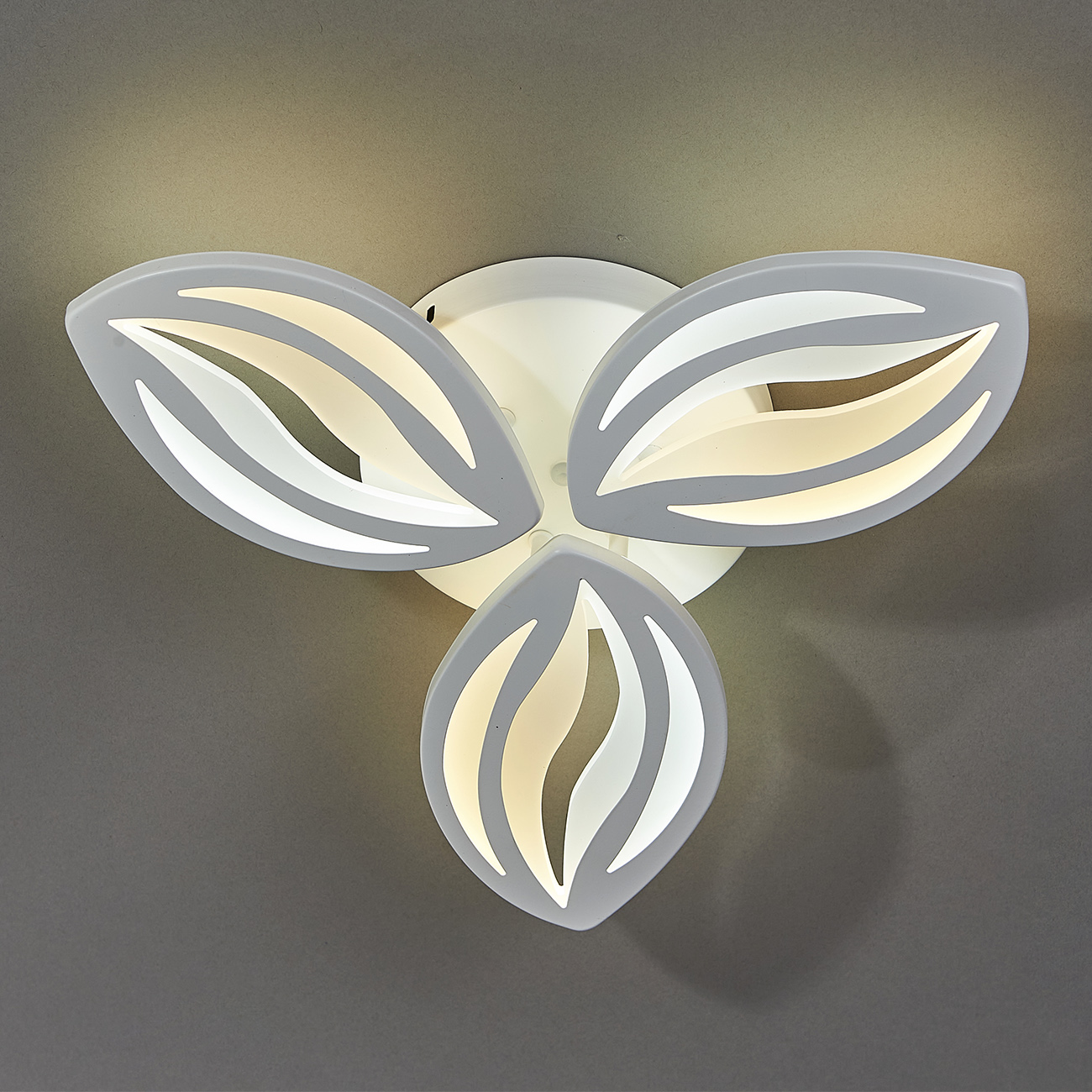 Потолочный светильник Escada Arabica 10221/3LED 47W