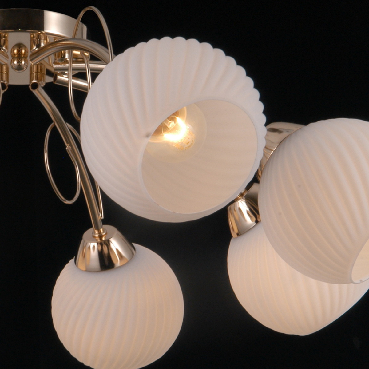 Потолочная люстра Illumico IL0240-8CSQ-79 GD