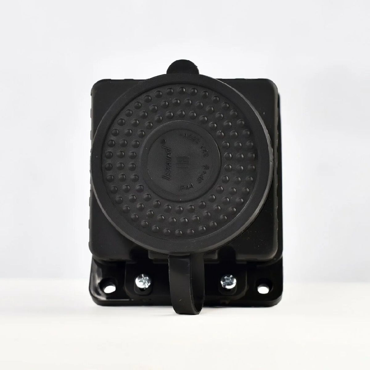 Розетка наружная наклонная трехфазная Lezard Каучук 332-0100-0202/202