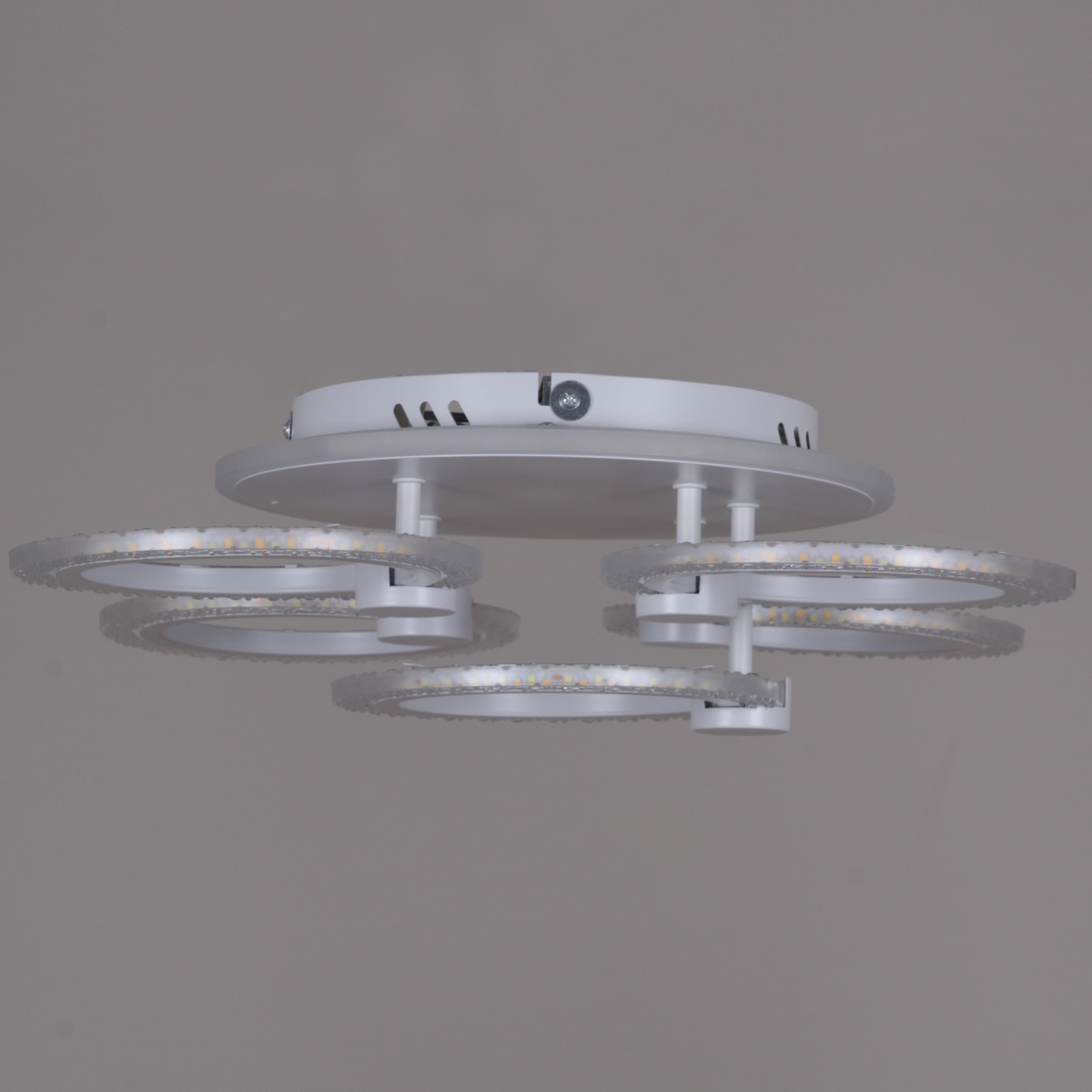 Потолочная люстра Reluce 20267-0.3-5+1 WT