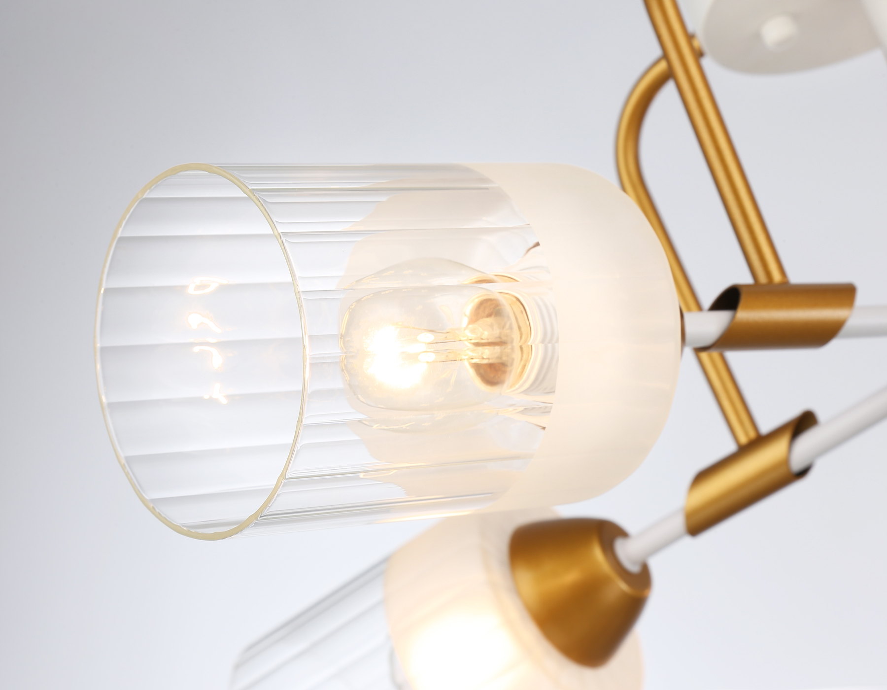 Люстра на штанге Ambrella Light Modern TR303323