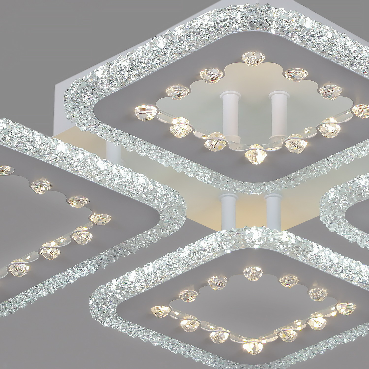 Потолочная люстра Reluce 08452-0.3-2+2C WH