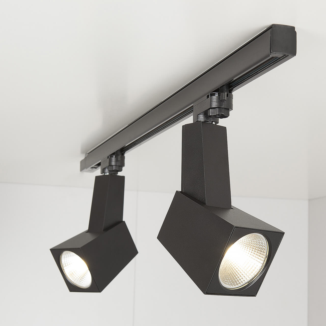 Трековый светодиодный светильник Elektrostandard Perfect черный 38W 4200K 4690389111471