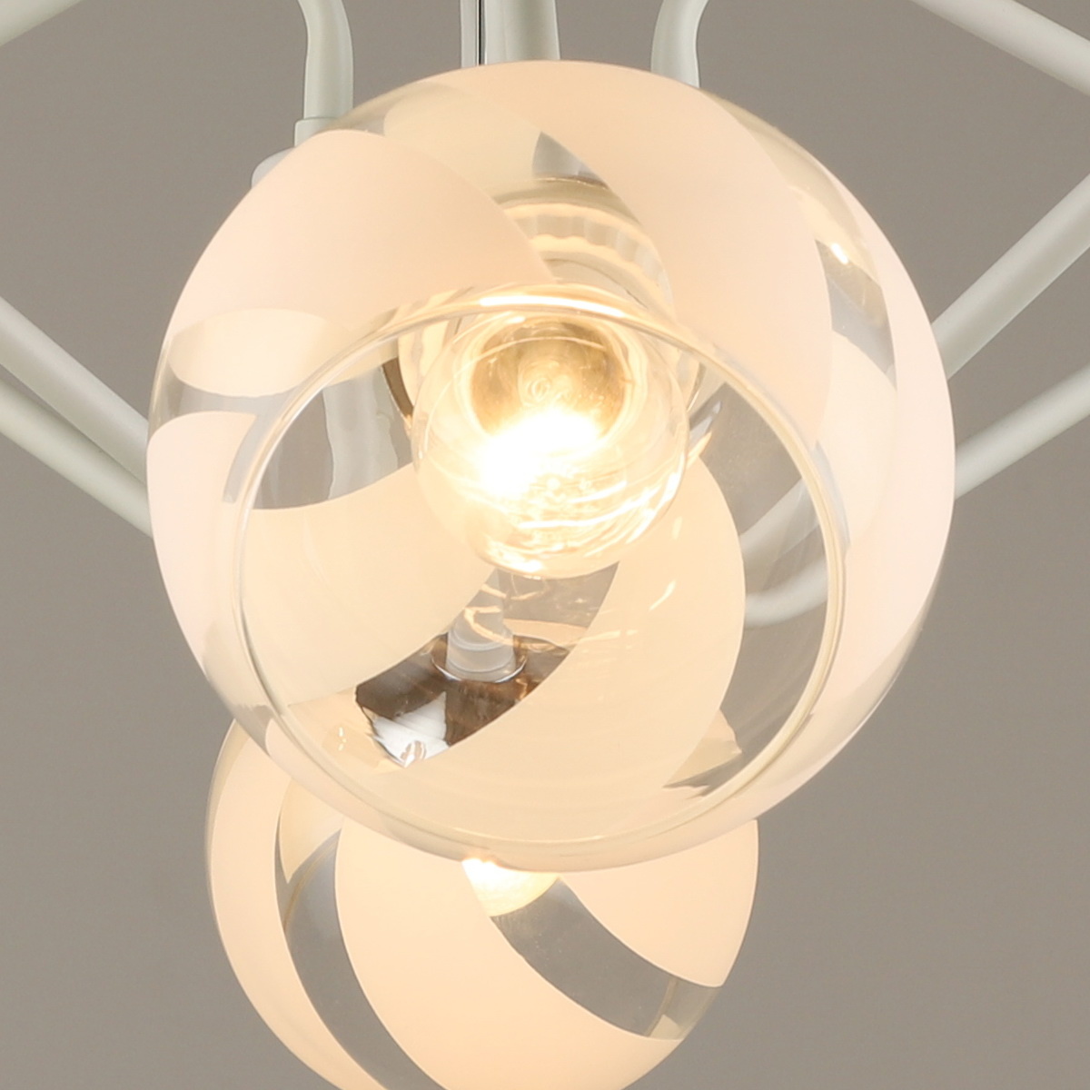 Люстра на штанге Reluce 04897-0.3-08 WT+CH