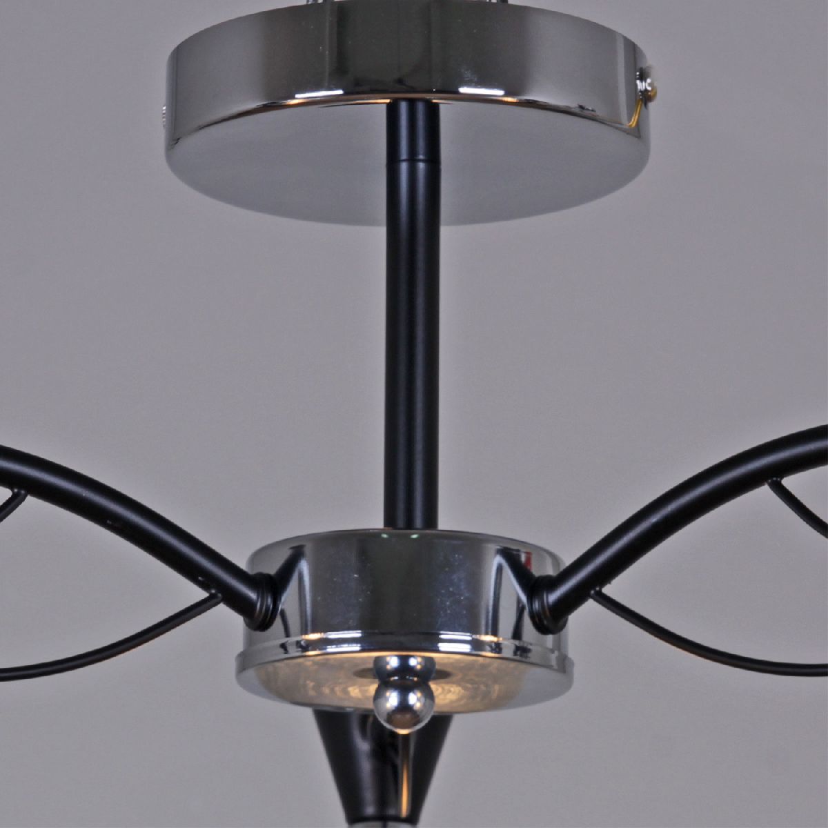 Люстра на штанге Reluce 70082-3.3-03 CR+BK