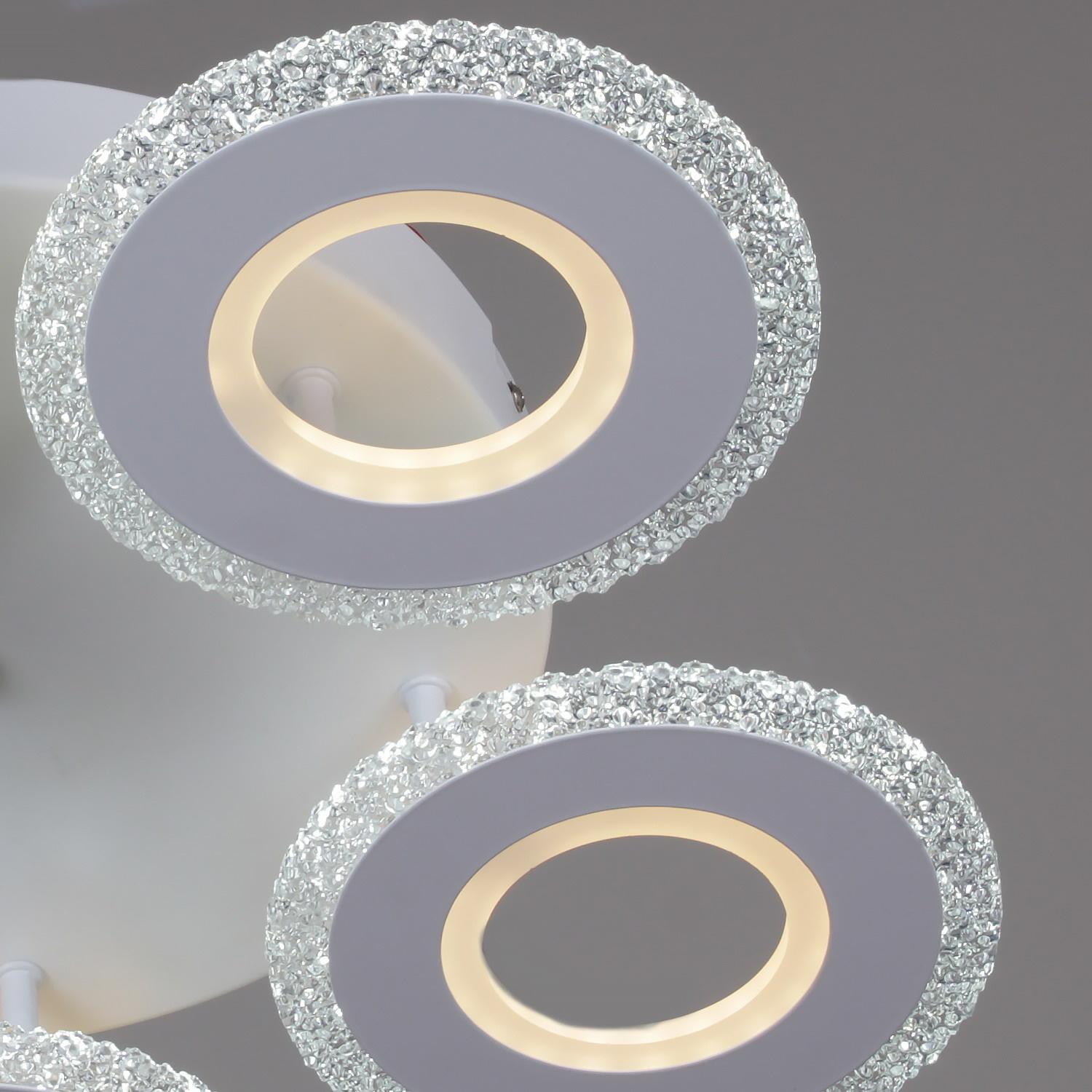 Потолочная люстра Reluce 08431-0.3-05B WH