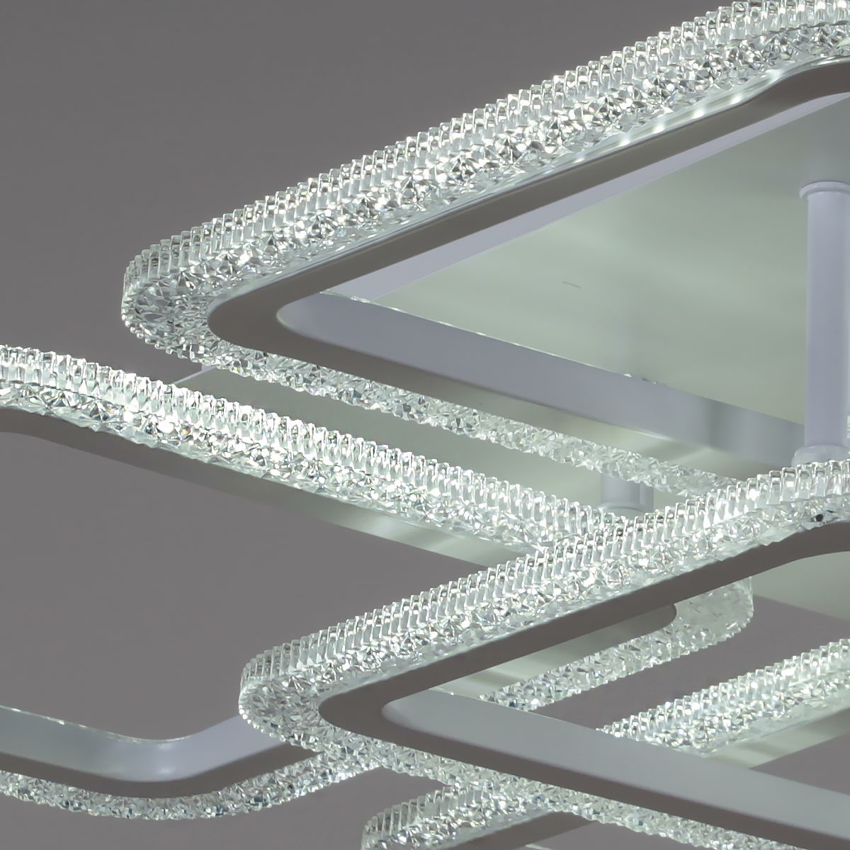 Потолочная люстра Reluce 08428-0.3-4+1A WH