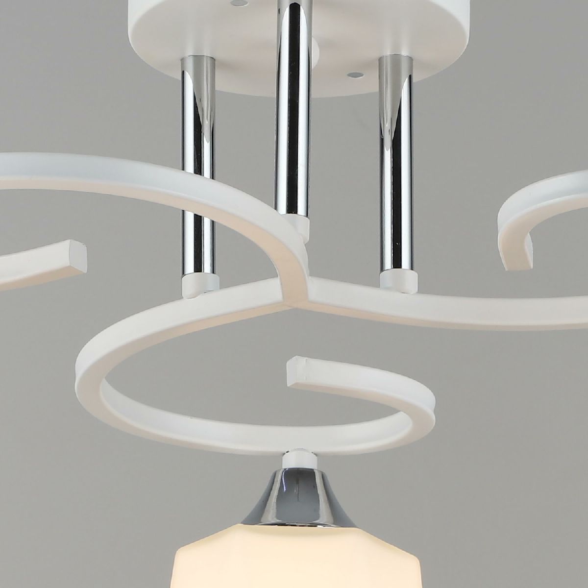 Потолочная люстра Reluce 04987-0.3-03 WT+CH