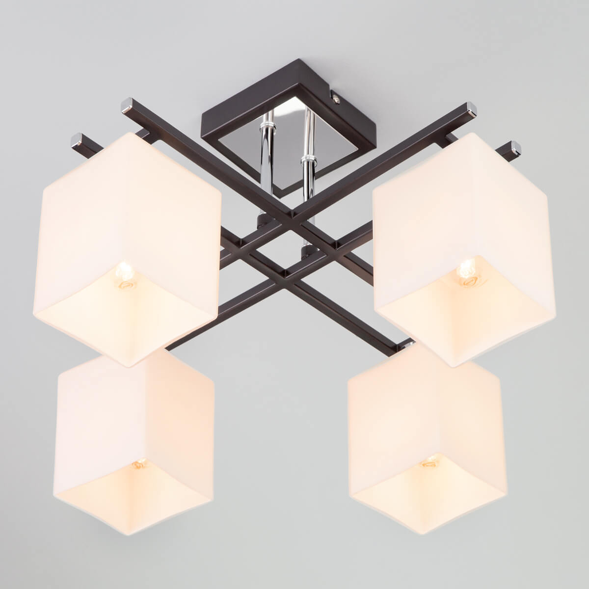 Потолочная люстра Eurosvet 70018/4 хром/венге