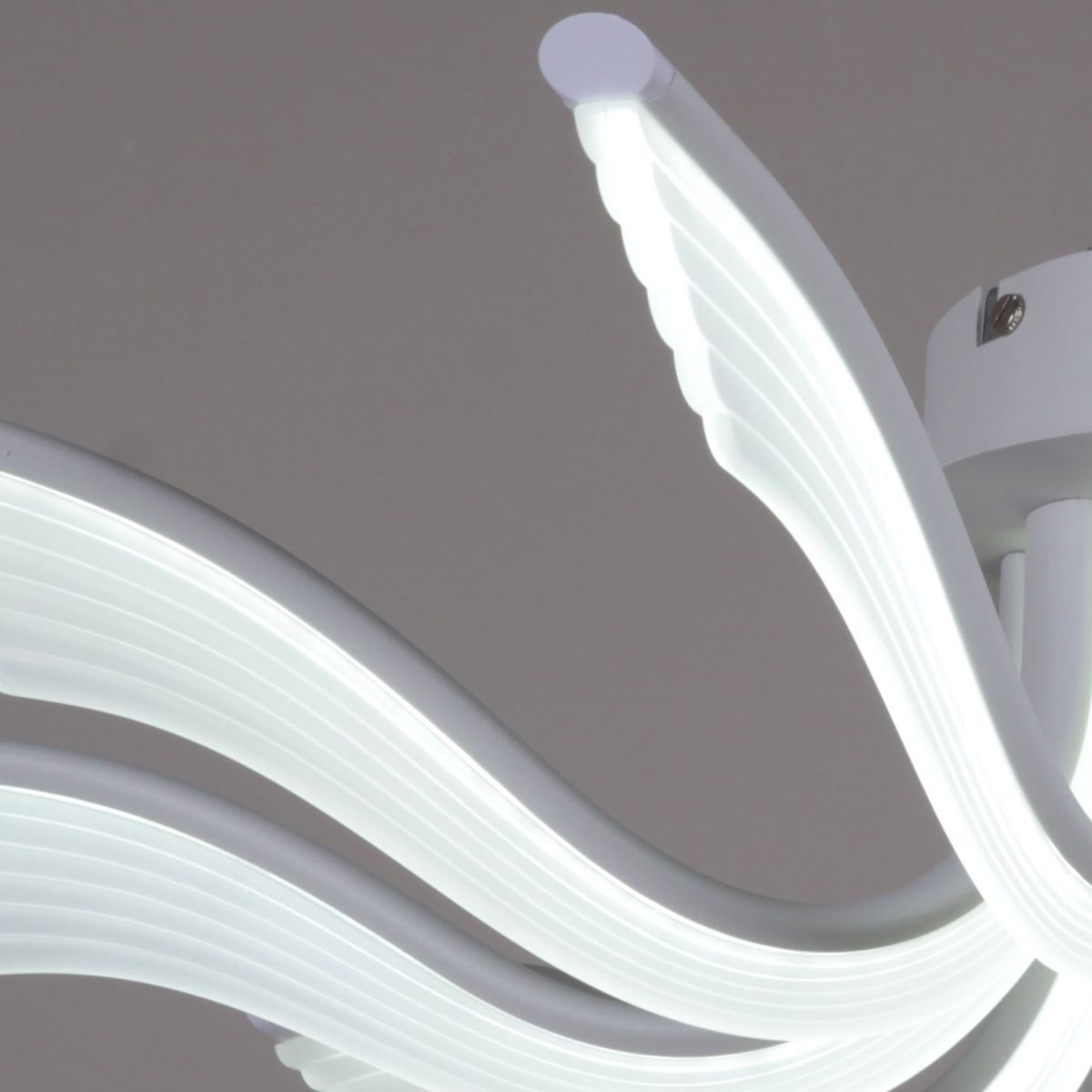 Потолочная люстра Reluce 35390-0.3-09S white