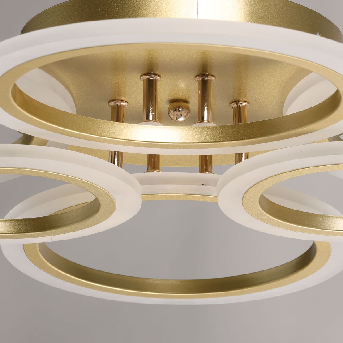 Потолочная люстра De Markt Оскар 510012706