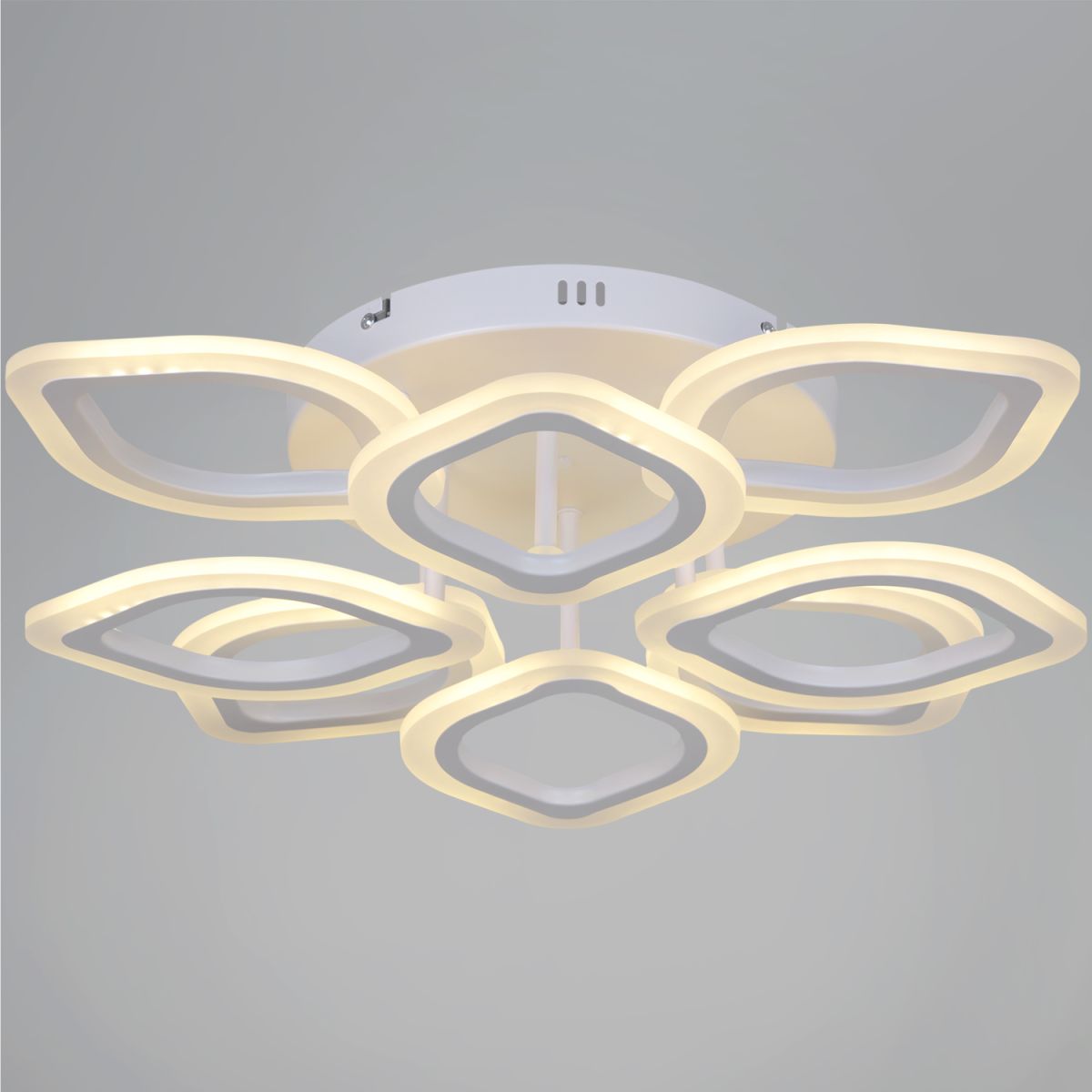 Потолочная люстра Reluce 02302-0.3-4+4 WH